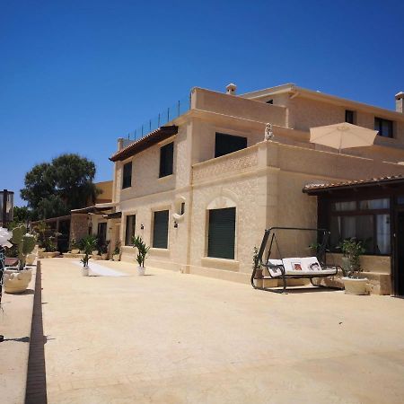 Lala Salama San Leone Exteriér fotografie