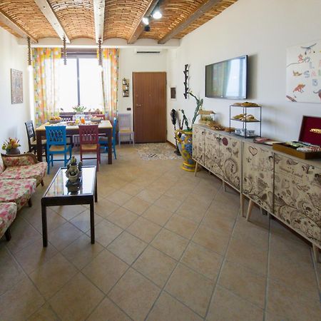 Lala Salama San Leone Exteriér fotografie
